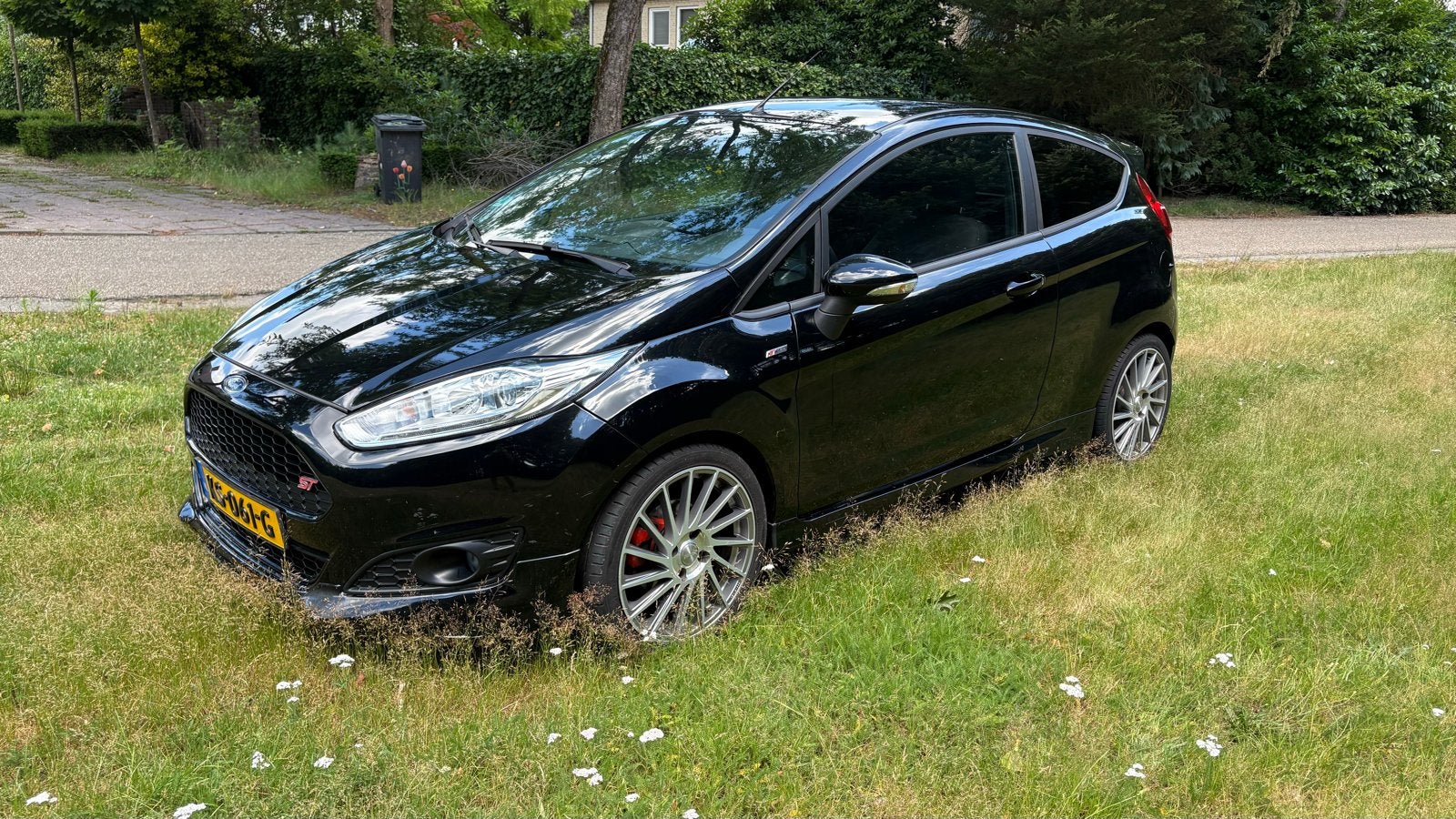Ford Fiësta 1.0 92KW/125PK 3D 2016 Zwart, Auto's, Ford, Voorwielaandrijving, 40 €/maand, Origineel Nederlands, 1023 kg