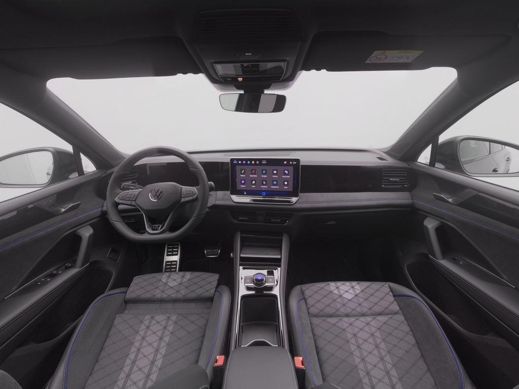 Volkswagen Tiguan R-Line 1.5 eHybrid 272 PK | LED Plus | Pan, Stof, 4 cilinders, 2000 kg, 150 min