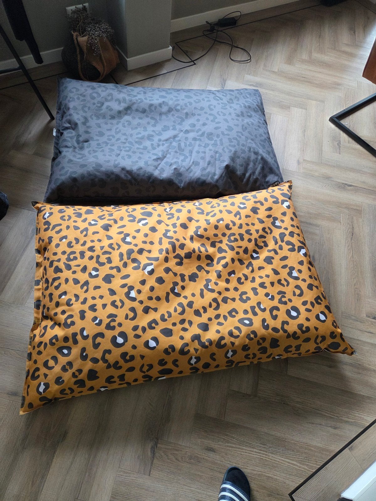 2 xZitzak met luipaardprint - 1.00 x 1.40m, Huis en Inrichting, Ophalen