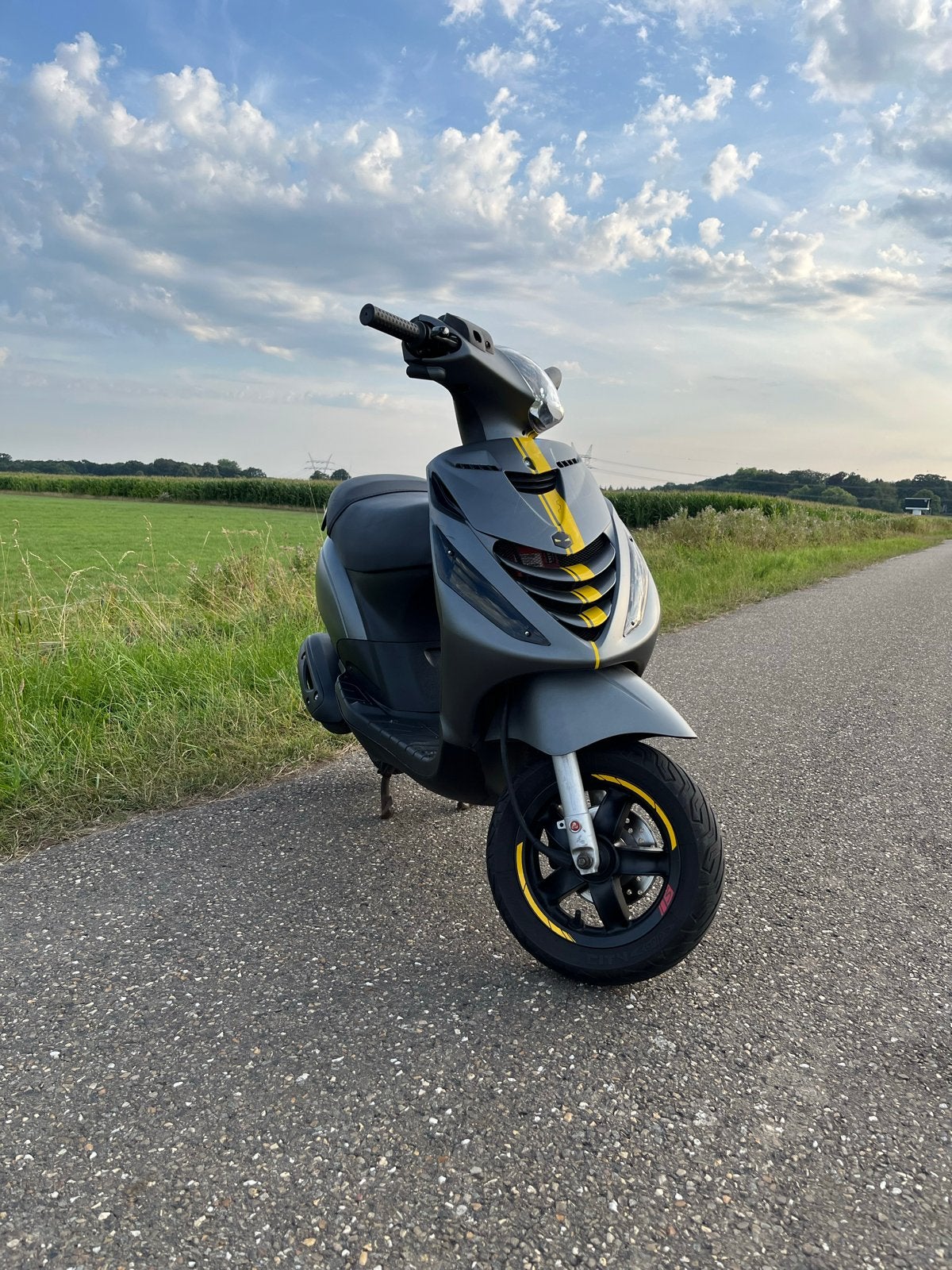 Piaggio Zip SP 80cc - Goed onderhouden, Fietsen en Brommers, Ophalen, Gebruikt, Zip, Benzine