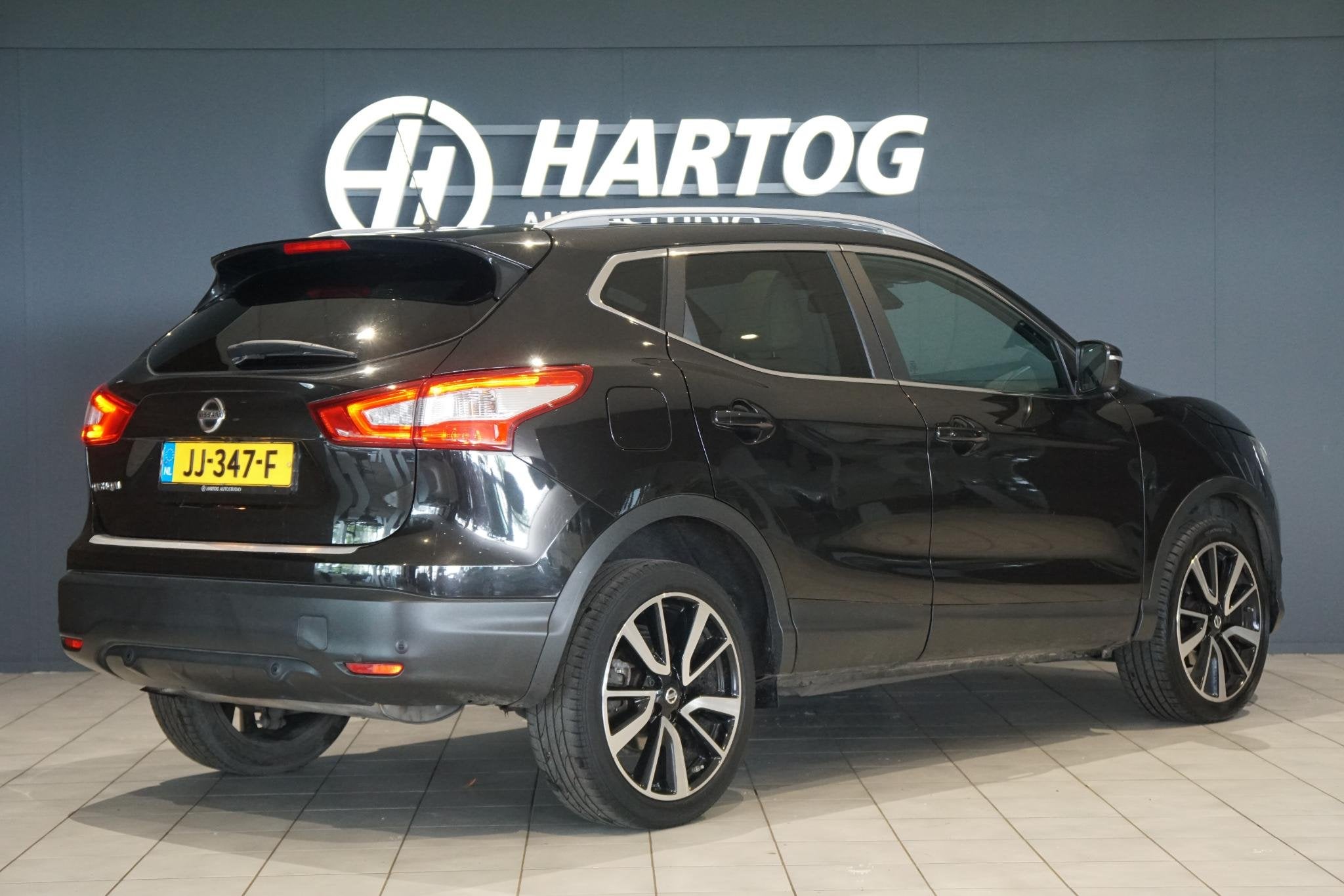 Nissan Qashqai 1.2 Tekna + AUT / PANORAMA / 360 CAMERA, Gebruikt, 4 cilinders, 116 pk, Zwart