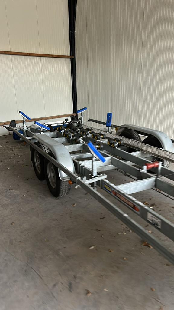 Te Huur: BOOTTRAILER 5.5 - 8 meter PEGA FREEWHEEL VLEMMIX, Watersport en Boten, Boottrailers, Zo goed als nieuw, Sloepentrailer