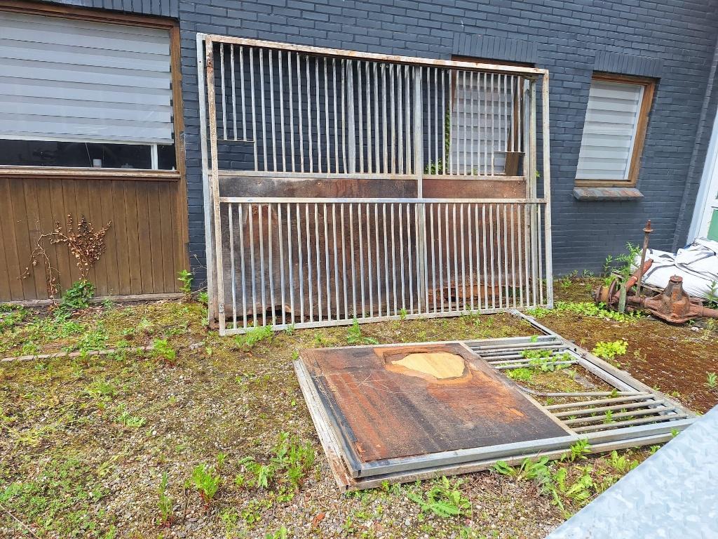 Paardenbox Paardenstal -  2 Voorwanden +  1 zijwand