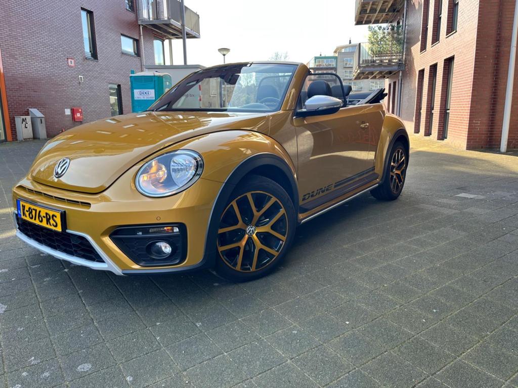 Volkswagen Beetle Cabrio Special Edition June 2016 GOUD, Auto's, Voorwielaandrijving, Stof, 4 cilinders, Cabriolet