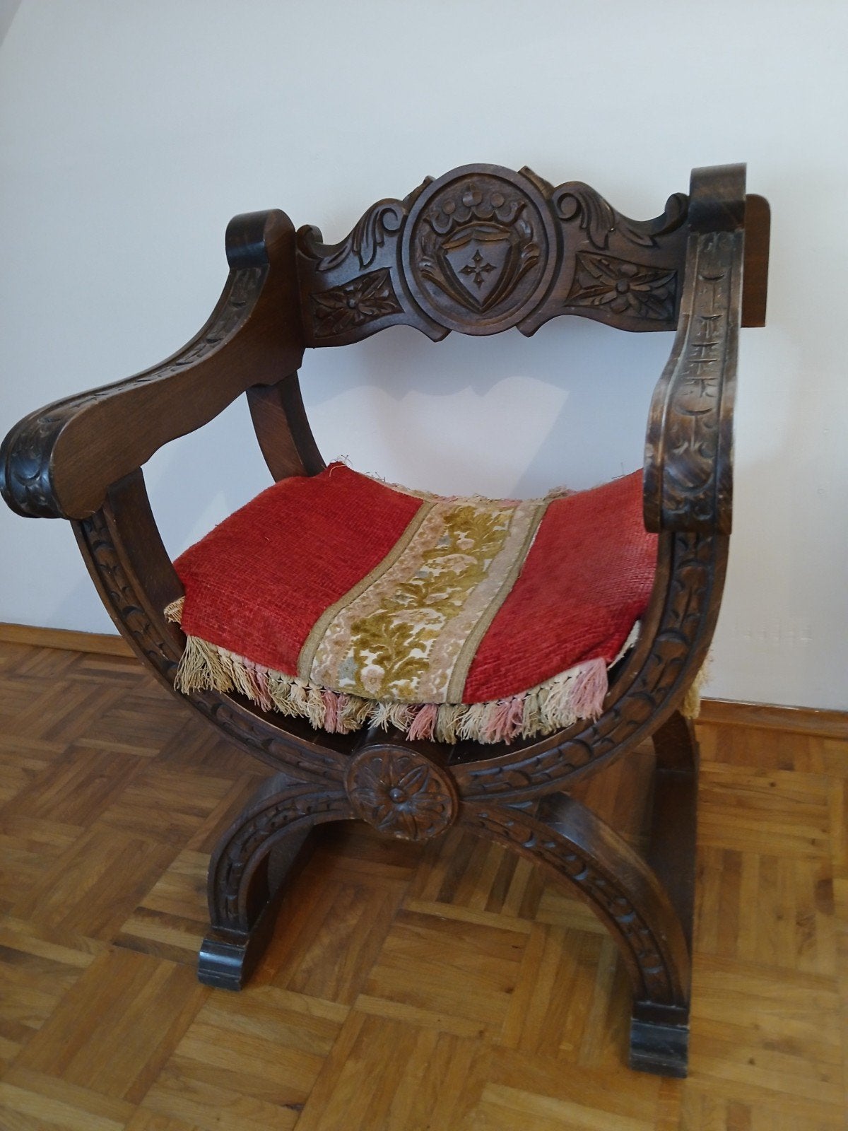 Romeinse troonzetel, Ophalen