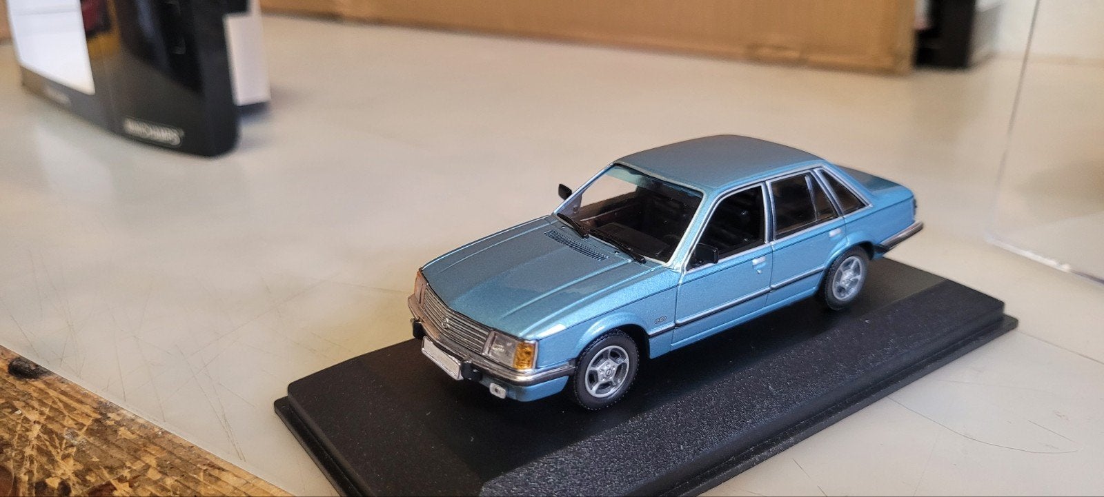 Minichamps 1980 Opel Senator 3.0 CD, Ophalen of Verzenden, Zo goed als nieuw, Auto, MiniChamps