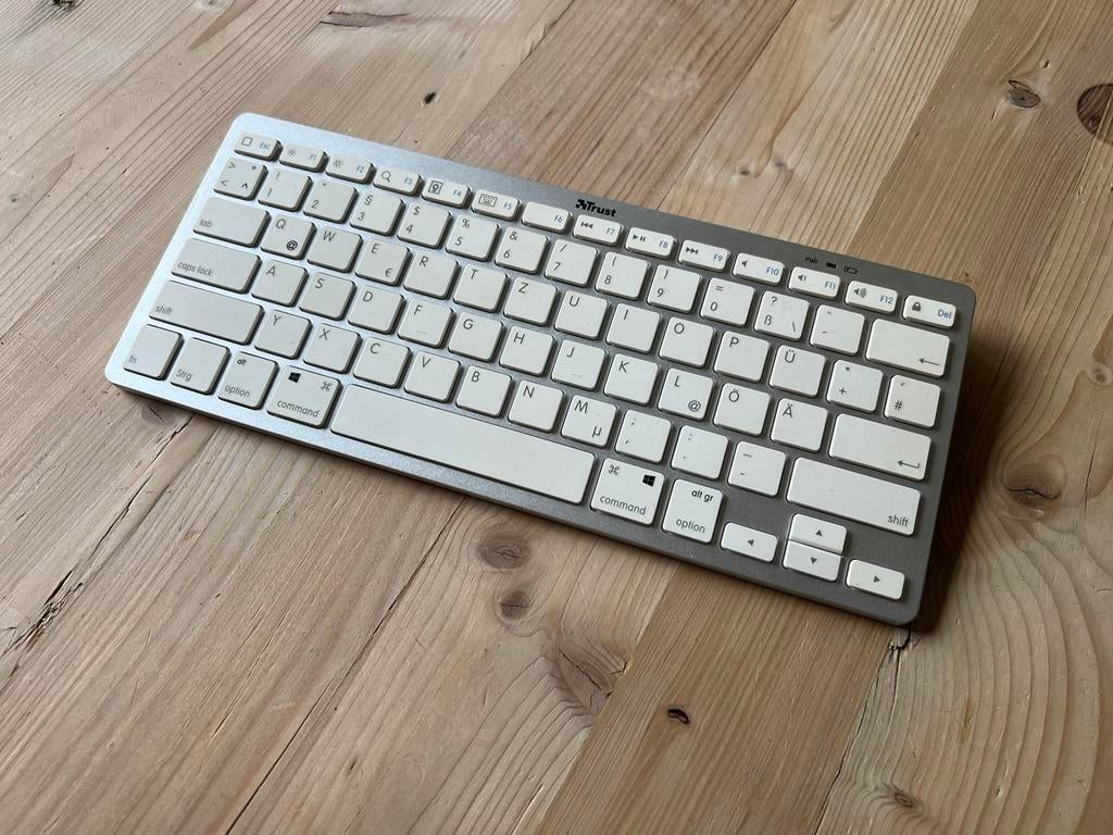 Trust Draadloos Toetsenbord - Zilver/Wit, Ophalen of Verzenden, Qwerty, Gebruikt, Draadloos