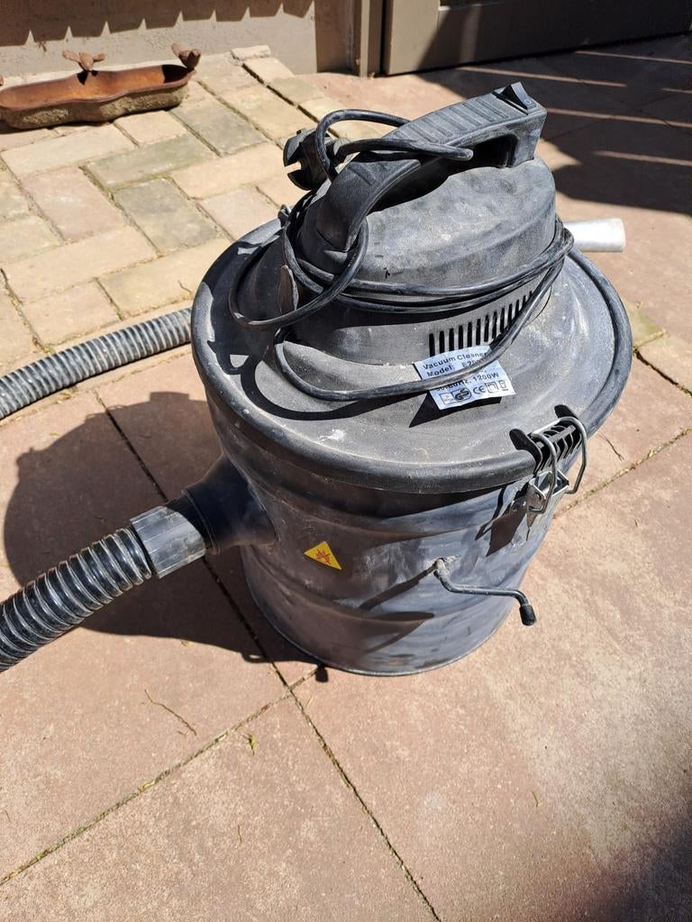 Stofzuiger voor houtkachels, Ophalen, Gebruikt, Reservoir, 1200 tot 1600 watt