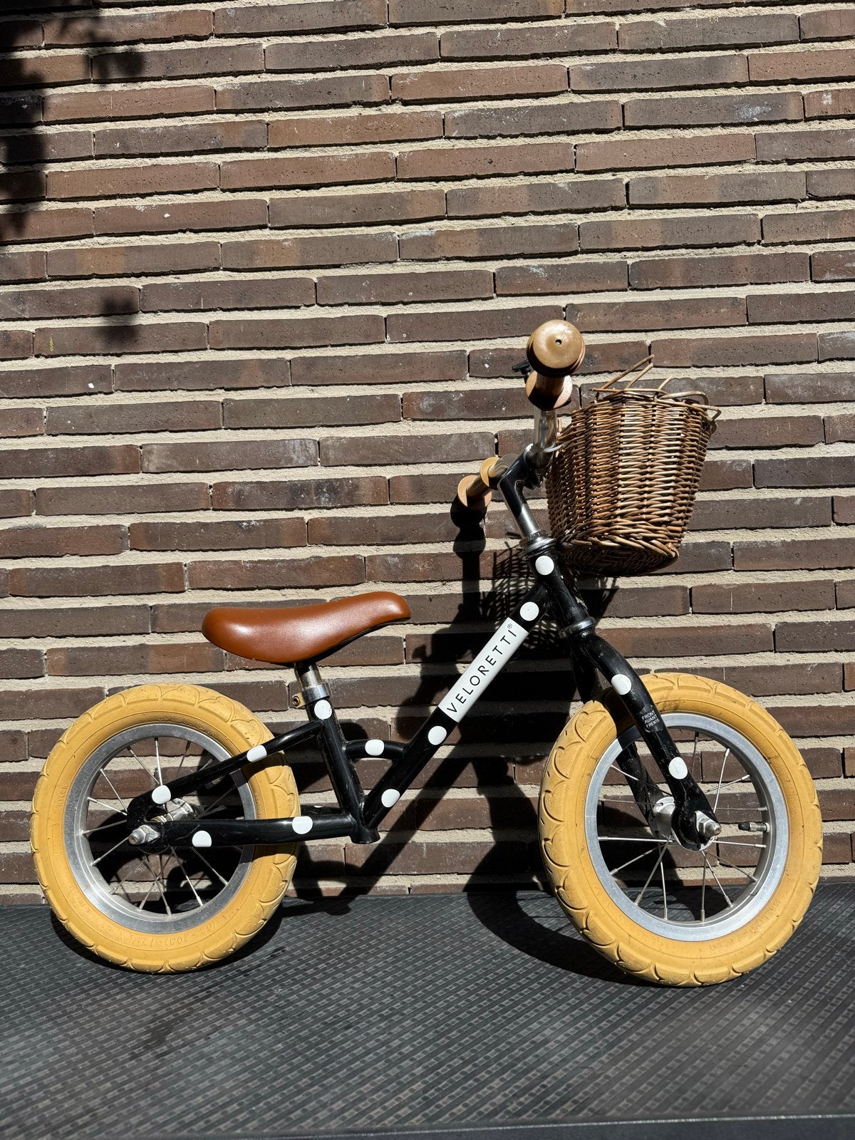 Veloretti loopfiets met mandje, Fietsen en Brommers, Ophalen of Verzenden, Zo goed als nieuw, Velgrem, Minder dan 16 inch