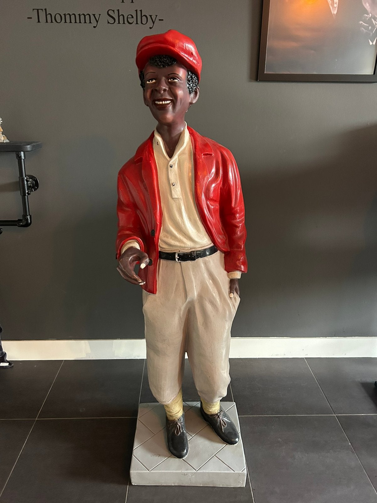 “lawn jockey” / jockey hitching-post figure. Vintage beeld, Ophalen of Verzenden, Zo goed als nieuw, Kunststof, Met sokkel