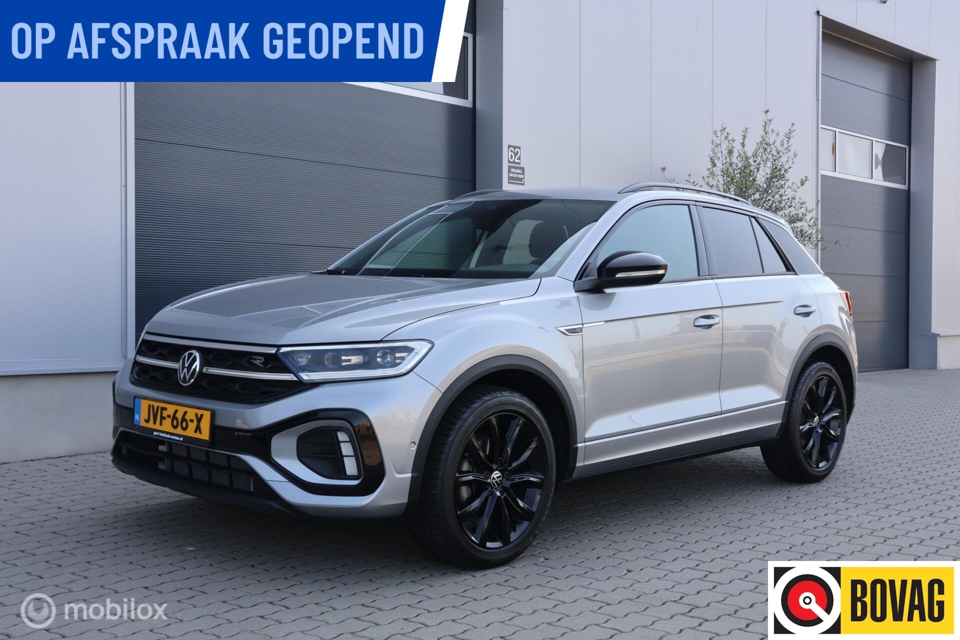 Volkswagen T-Roc 1.5 TSI DSG I R-Line | Black Style | CarPla, Auto's, Volkswagen, 1258 kg, Zwart, 4 cilinders, Leder en Stof