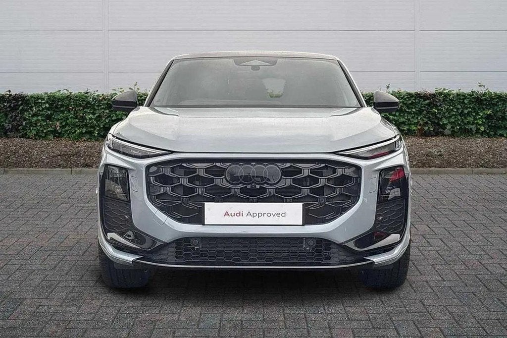 Audi Q3 Sportback 1.5 200kW e-hybrid S edition Zeer Compleet, Auto's, Audi, 1800 kg, Euro 6, 4 cilinders, 150 min