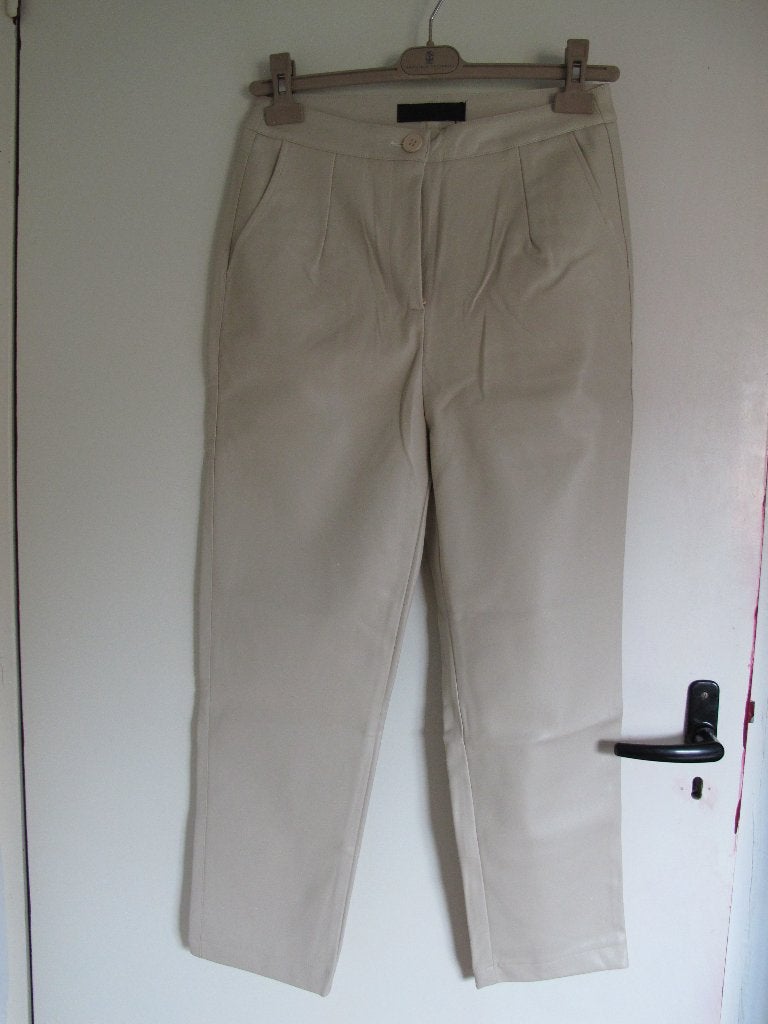 Faux leather straight leg trousers (CHENN CHENN), Kleding | Dames, Overige kleuren, Nieuw, Ophalen of Verzenden, Maat 36 (S)