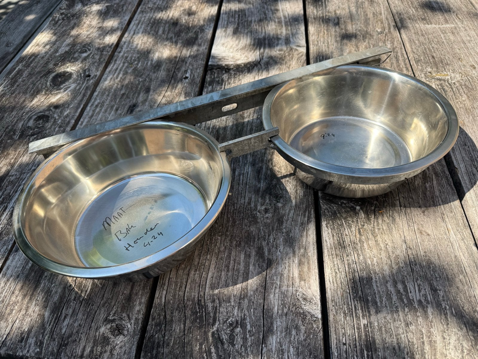 Set van 2 voerbakken / drinkbakken hond geschikt voor bench, Dieren en Toebehoren, Hondenvoerbakken en Drinkbakken, Ophalen of Verzenden