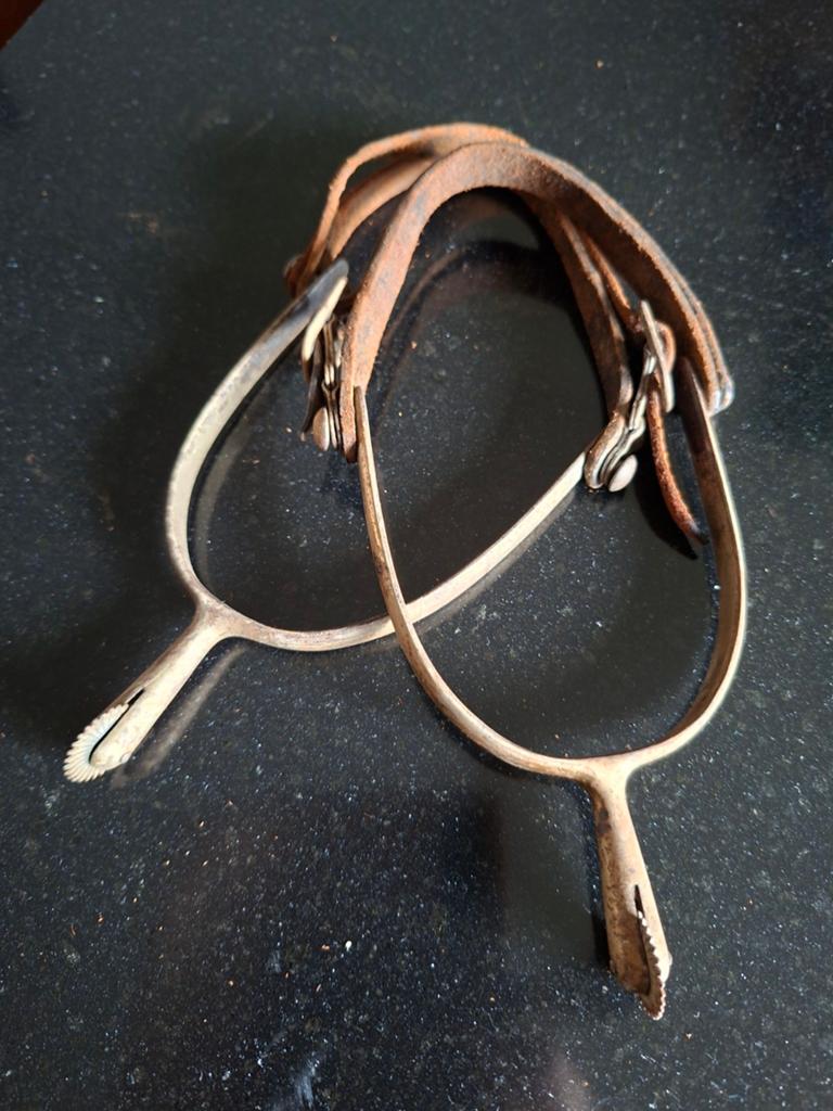 Te koop antieke sporen. Gingen aan de laars van de ruiter, Dieren en Toebehoren, Paarden en Pony's | Overige Paardenspullen, Ophalen of Verzenden