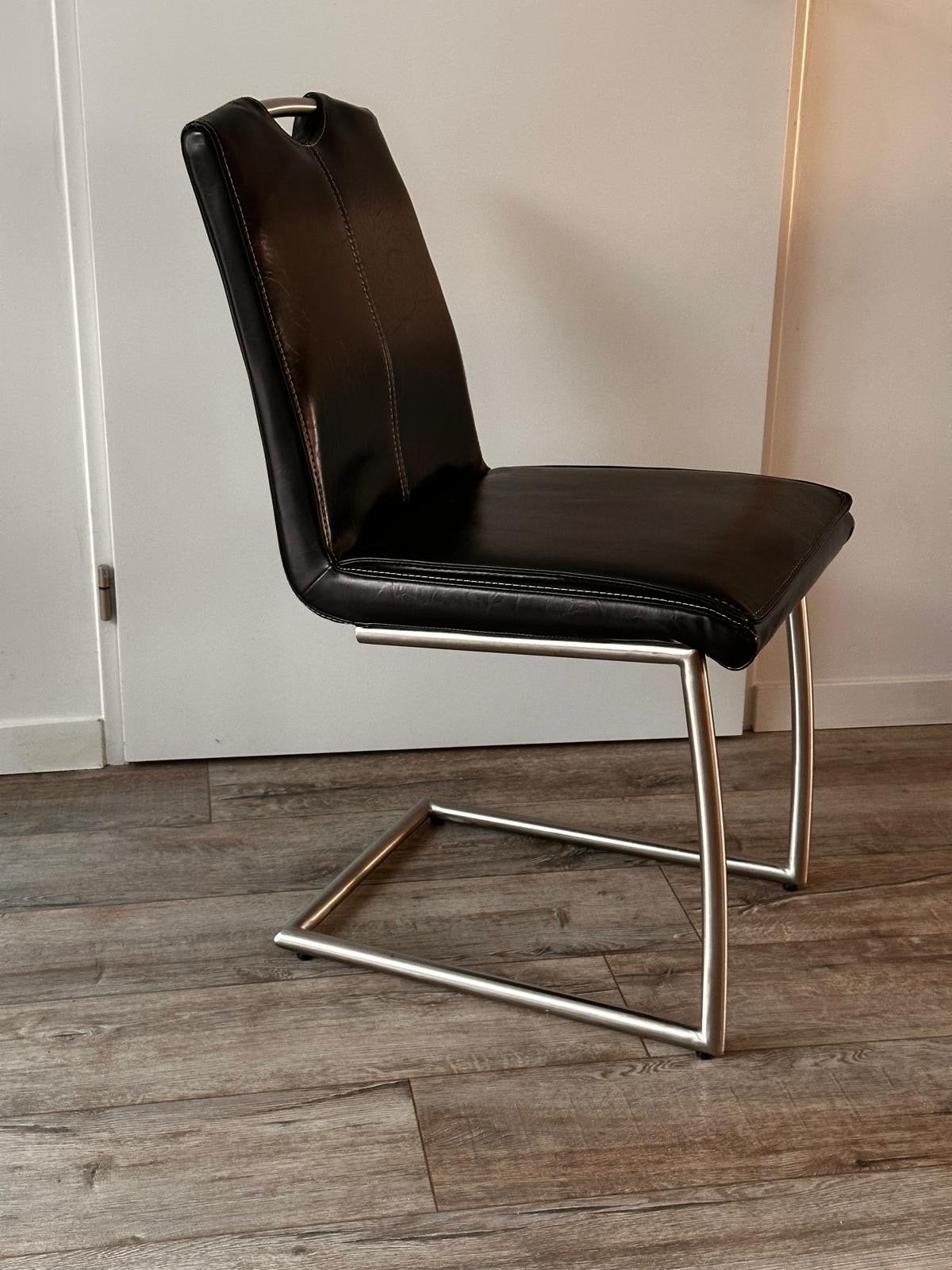 3 zwarte leren eetkamerstoelen met RVS slede, Huis en Inrichting, Stoelen, Ophalen, Gebruikt, Drie, Zwart