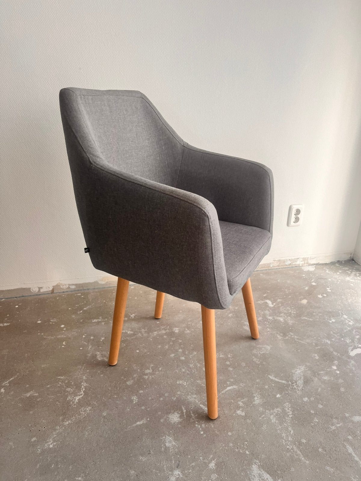 Eetkamerstoelen (4 stuks)Tim Wood, Ophalen, Zo goed als nieuw, Grijs