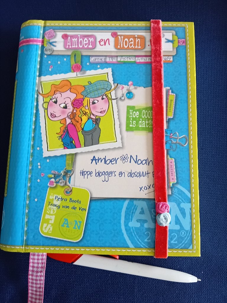 Amber en Noah. Hippe bloggers, Ophalen of Verzenden, Zo goed als nieuw
