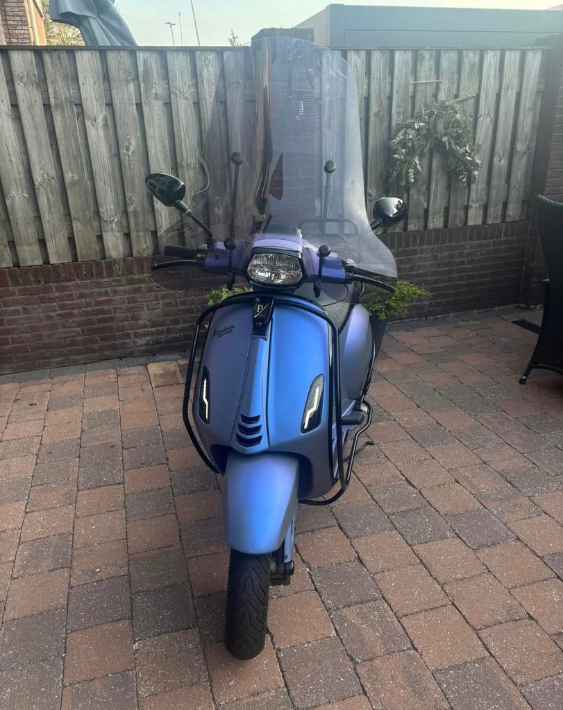 Prachtige vespa sprint amethist kleur, Ophalen, Zo goed als nieuw, Benzine, Overige modellen
