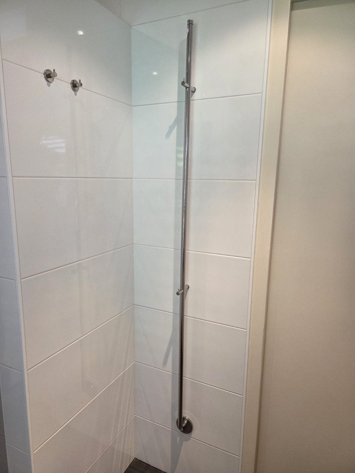 Staafhanddoekradiator Elektrisch (175 cm), Huis en Inrichting, Ophalen, Zo goed als nieuw, Zilver, Douche-accessoire