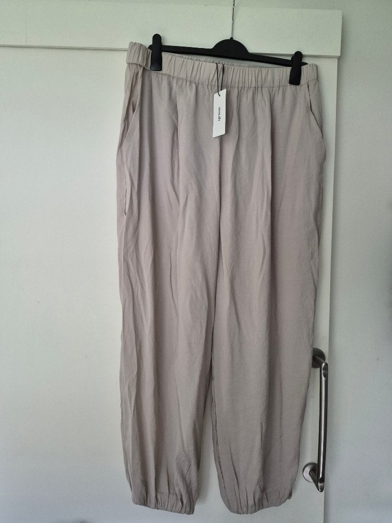 NIEUW leuke wijde broek van norah maat 46 onderkant pof, Beige, Maat 46/48 (XL) of groter, Nieuw, Ophalen of Verzenden