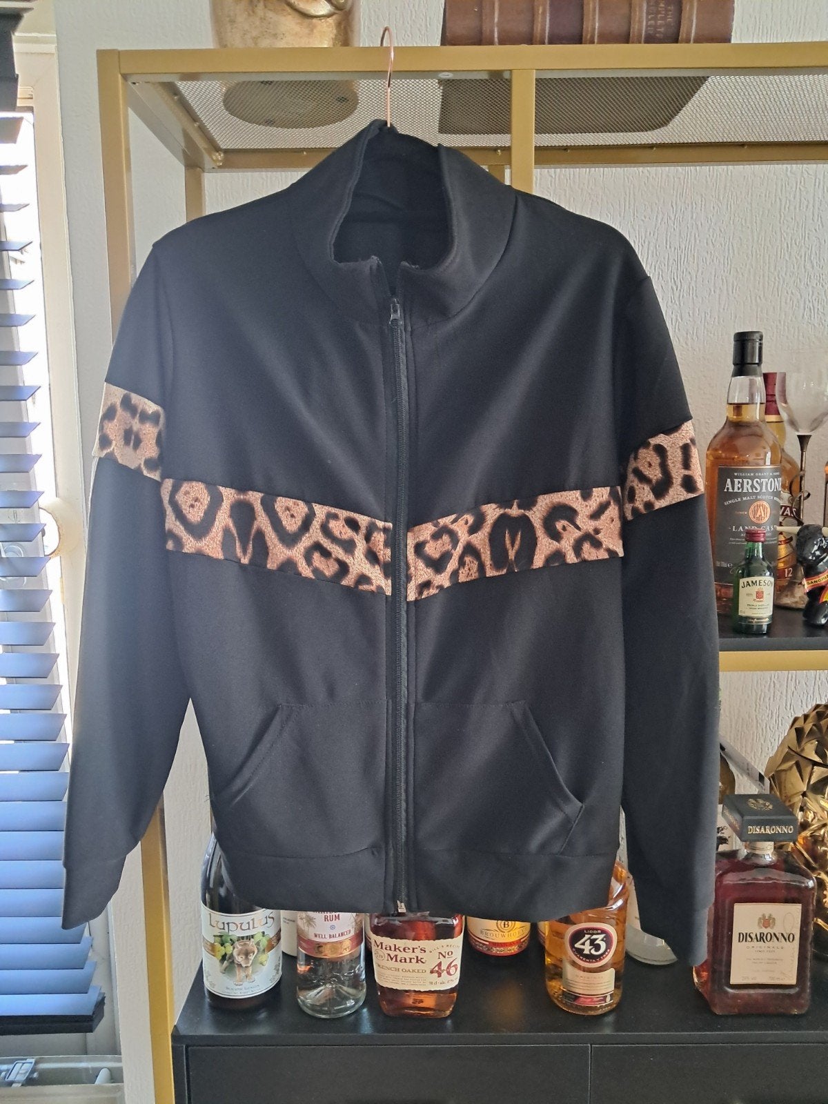 Nieuw zwart jack met luipaardprint, maat L, Kleding | Dames, Ophalen of Verzenden