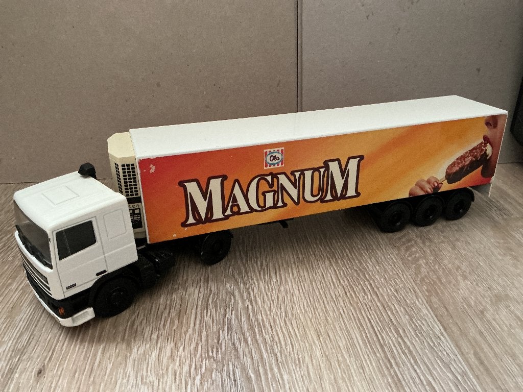 Miniatuur vrachtwagen Magnum, Ophalen of Verzenden, Zo goed als nieuw