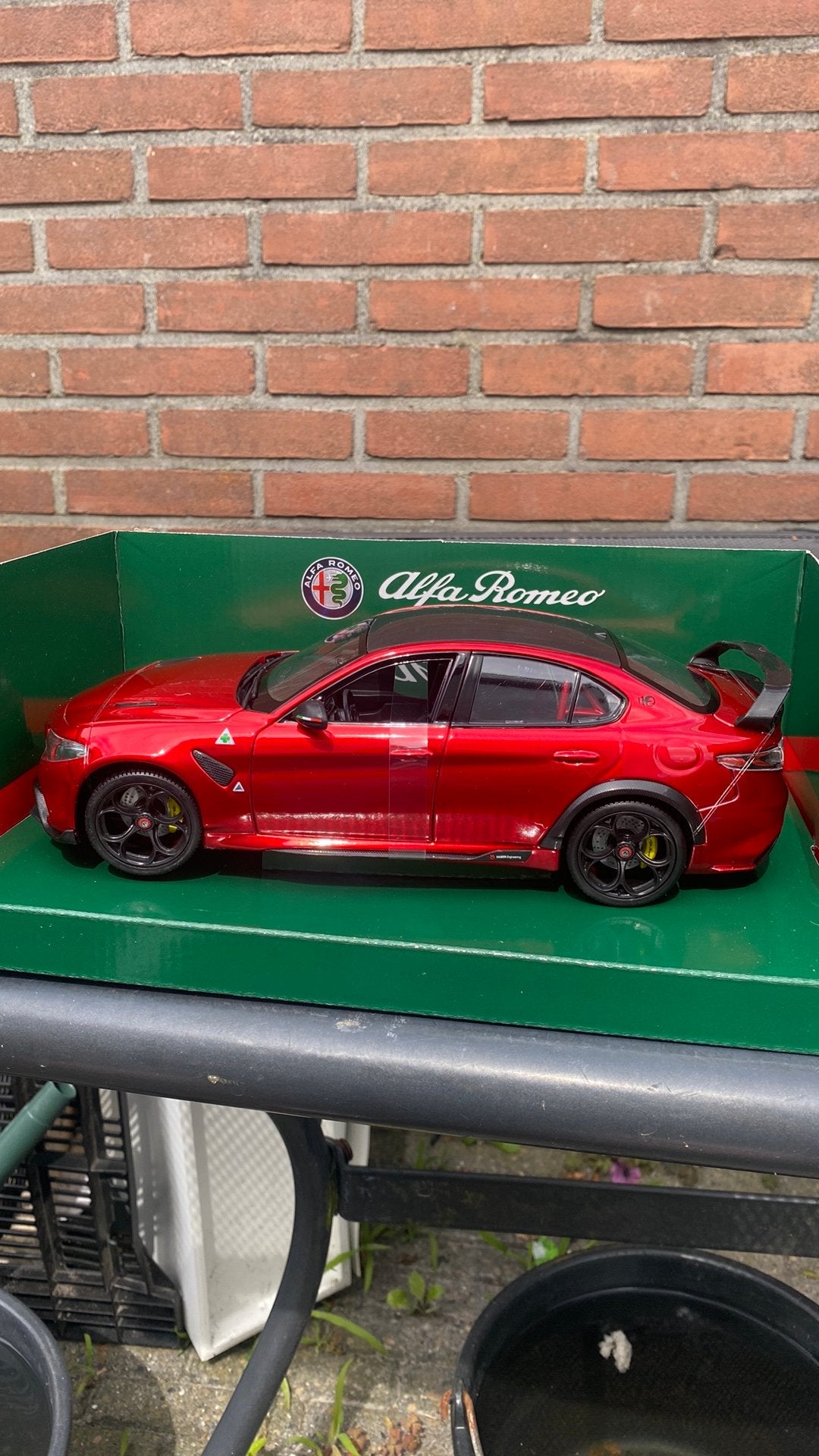 Mooi Model Alfa Romeo  1/18, Ophalen of Verzenden, Zo goed als nieuw, Bburago