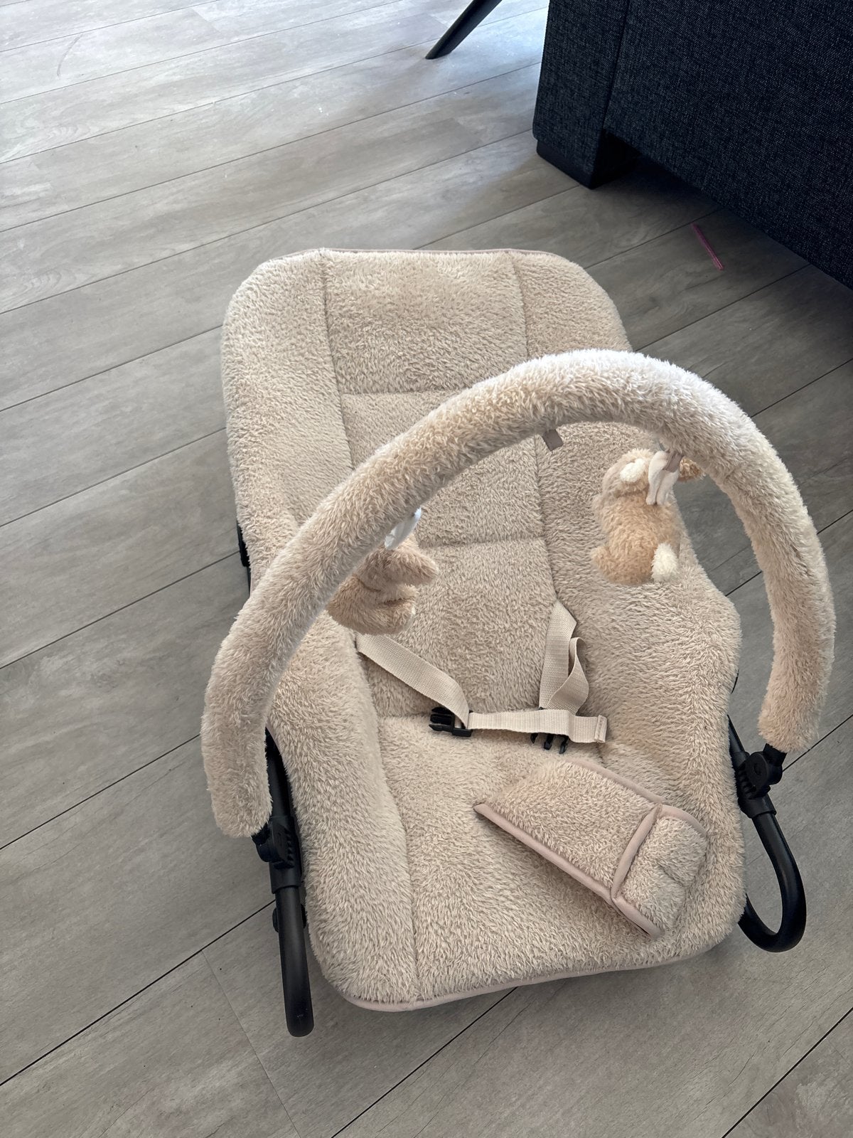 Little Dutch wipstoeltje met speelboog (mist 1 speeltje), Ophalen, Gebruikt