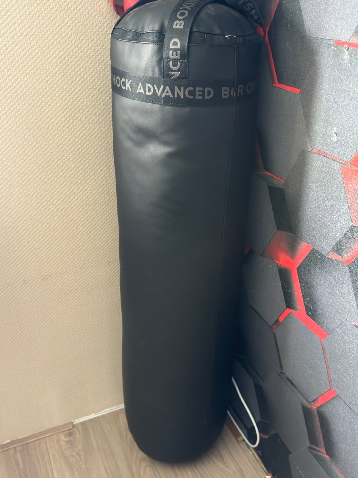 Outshock Boksbal 32 kg - Zo goed als nieuw, Ophalen, Zo goed als nieuw, Bokszak