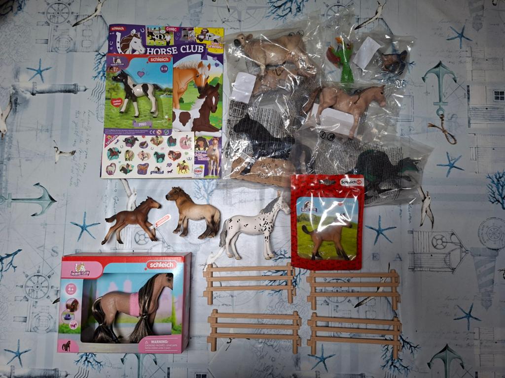 Schleich set met paarden en andere dieren, Ophalen of Verzenden, Nieuw