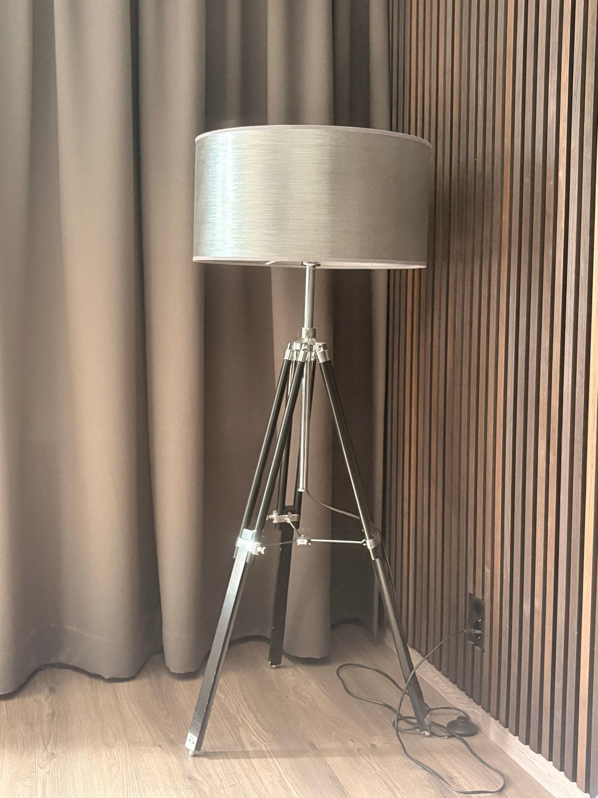 Straluma Vloerlamp Tripod met Grijze Kap, Ophalen, E27 (groot), Zo goed als nieuw, Metaal