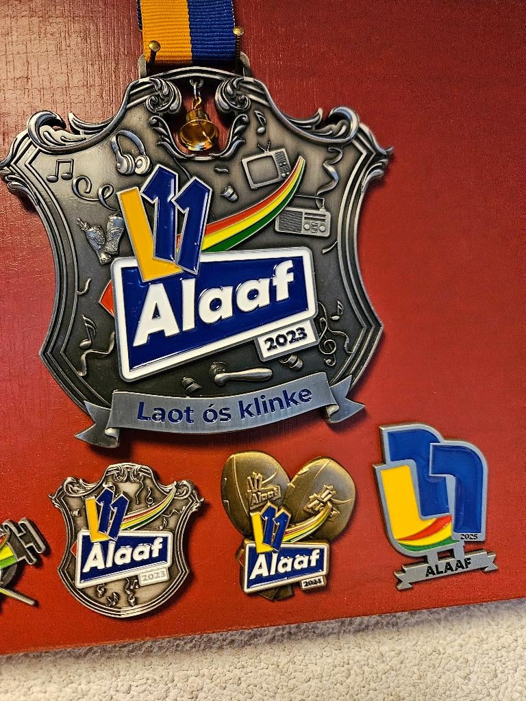Gezocht: L11 Alaaf pin, Verzamelen, Speldjes, Pins en Buttons, Ophalen of Verzenden, Zo goed als nieuw, Overige onderwerpen, Speldje of Pin