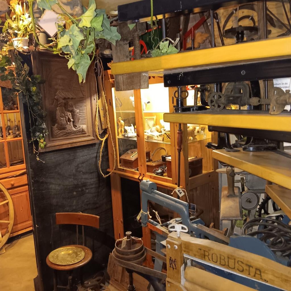 Gevraagd Touwmachine voor Museum, Ophalen