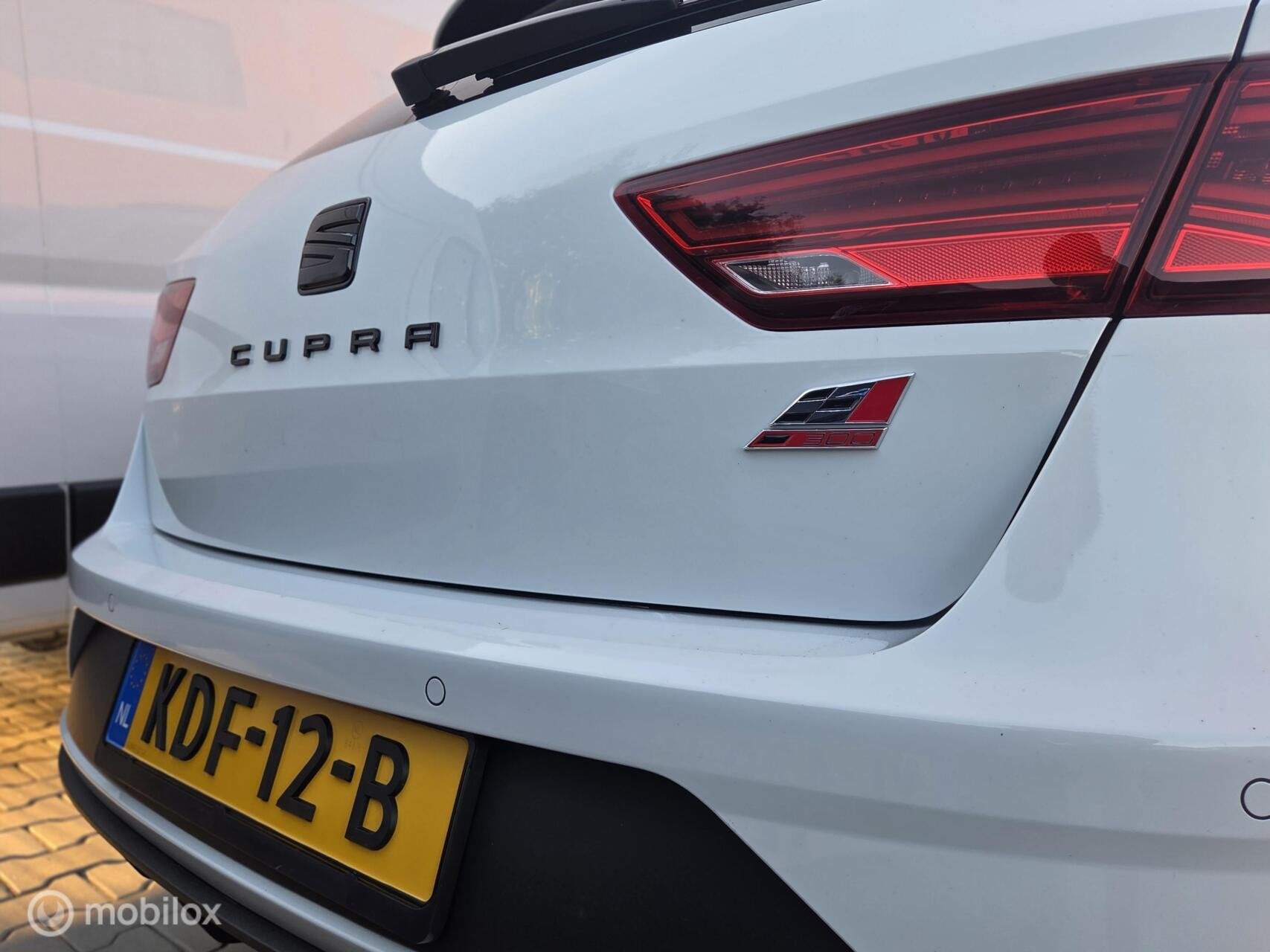 Seat Leon ST 2.0 TSI CUPRA 300 |PANO|CARPLAY|Brembo|Dealer o, Auto's, Seat, 15 km/l, Gebruikt, 4 cilinders, 1984 cc