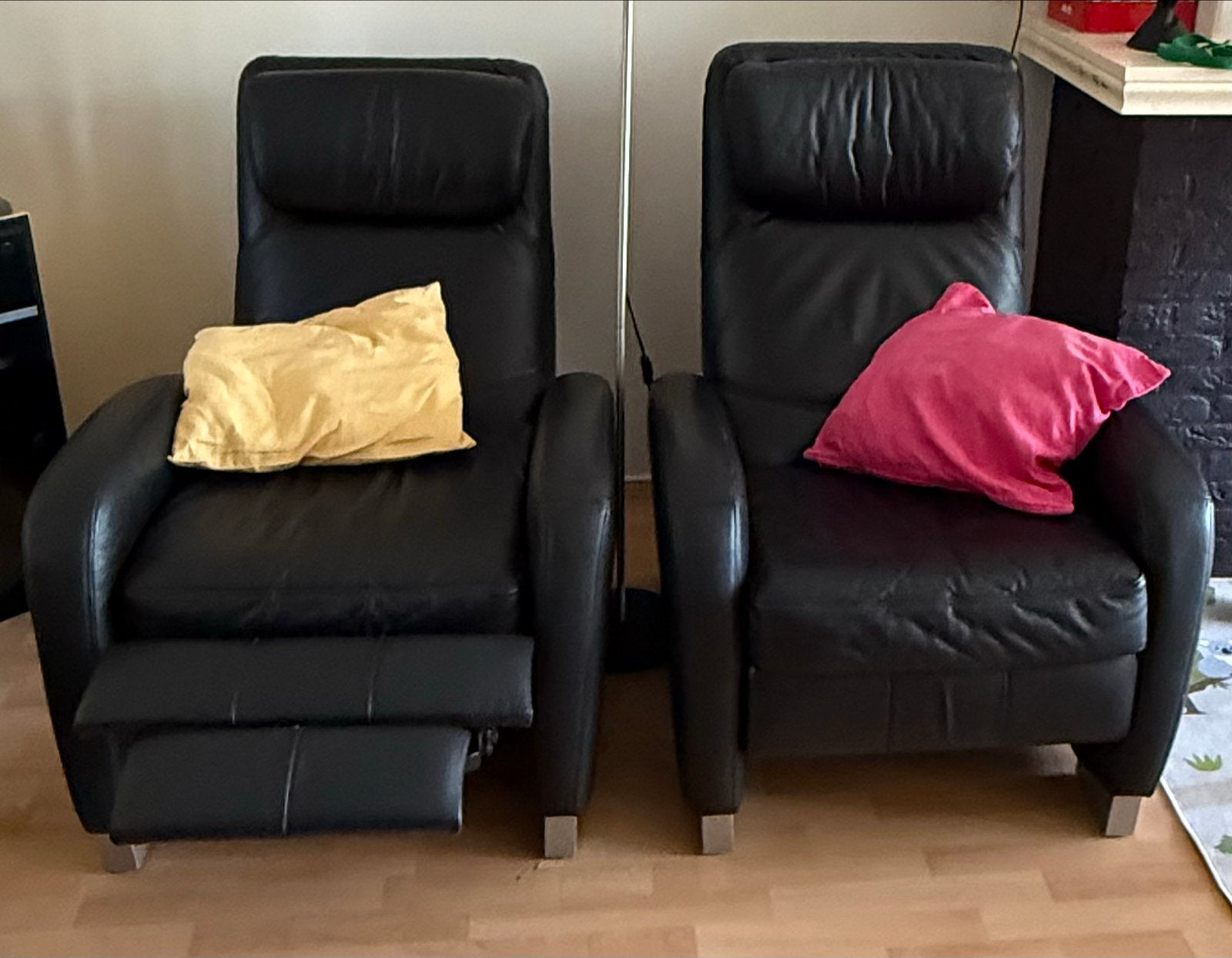 2 comfortabele zwarte leren fauteuils, Ophalen, Gebruikt, Leer, 75 tot 100 cm