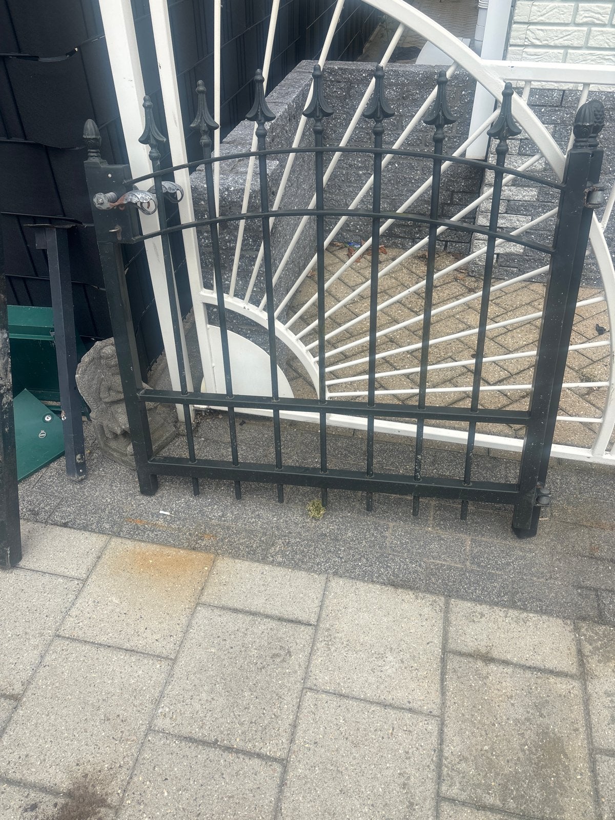 Zwart ijzeren sierhekwerk poortje, Tuin en Terras, Ophalen, Met poort, Gebruikt, Sierhekwerk