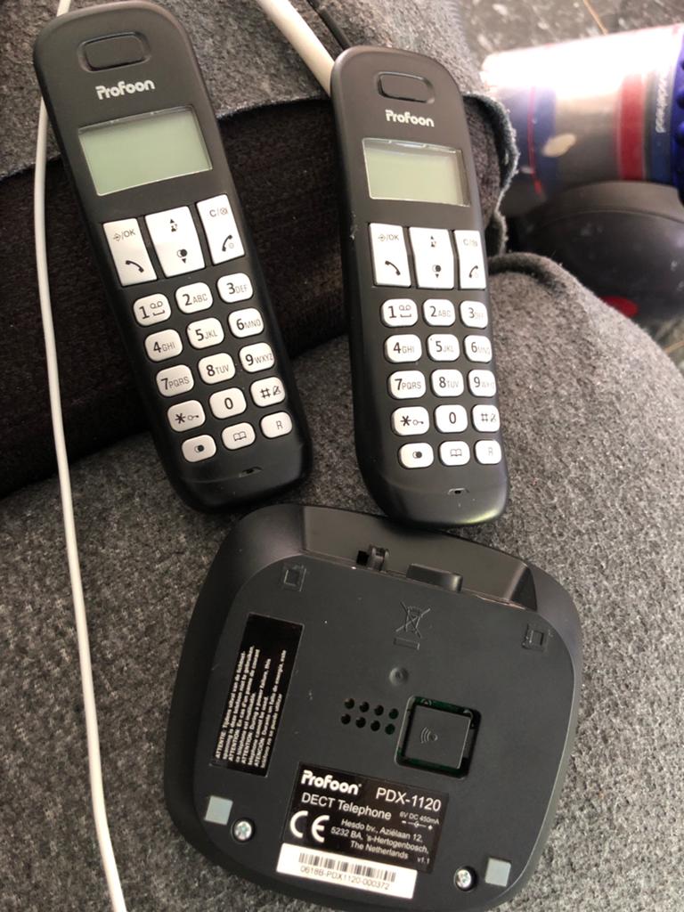 Profoon PDX-1120 DECT Telefoon met 2 Handsets, Telecommunicatie, Vaste telefoons | Handsets en Draadloos, Gebruikt, 2 handsets