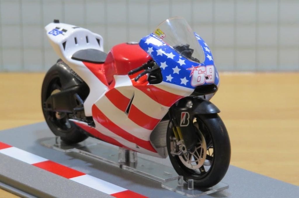 Nicky Hayden Ducati Desmosedici 2008 pre season test 1:18, Serviceclientele@altaya.be, Nieuw, Ophalen of Verzenden, Motor