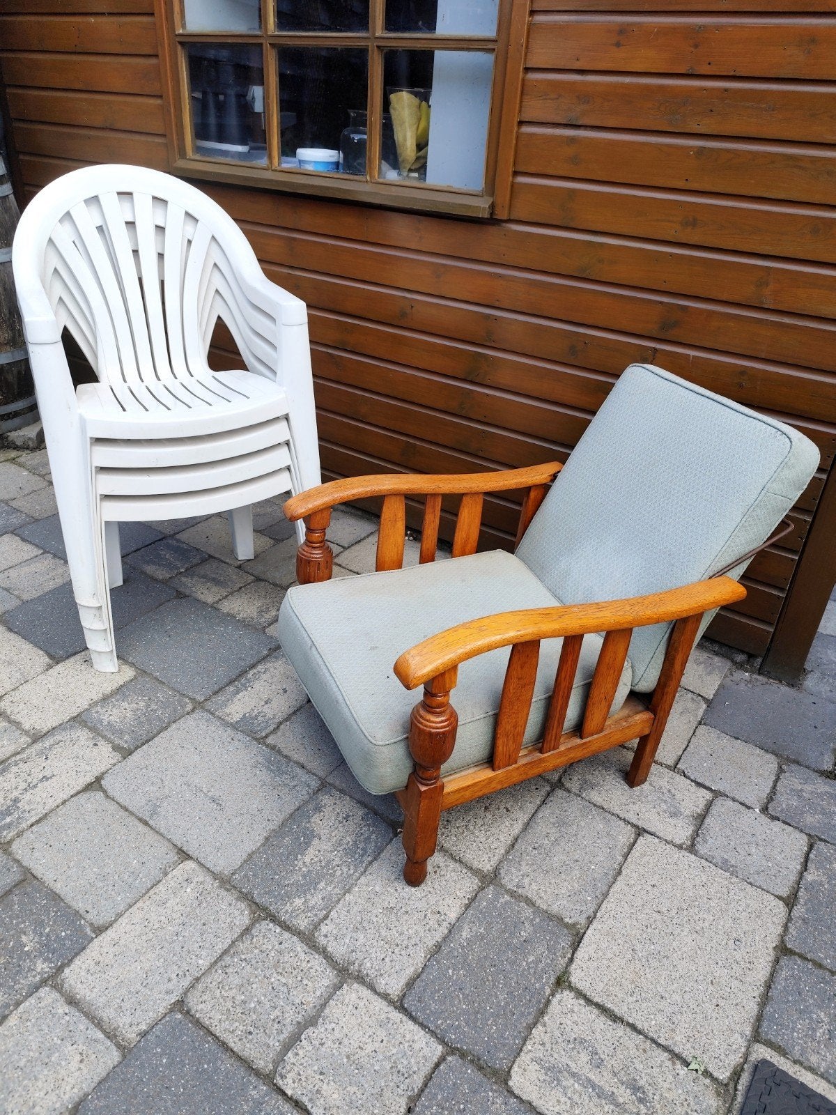 Gratis: Elektrische haard, fauteuil en tuinstoelen, Gebruikt, Minder dan 75 cm, Ophalen of Verzenden, Stof
