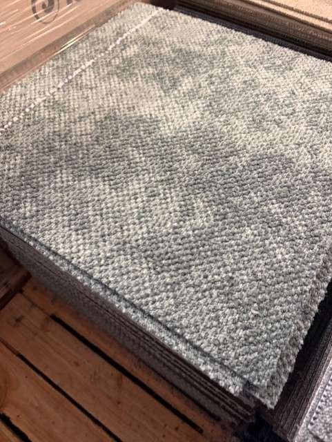 Partij Desso tapijttegels B-keus licht groen 50x50cm nieuw 3, Huis en Inrichting, Stoffering | Vloerbedekking, Niet ingevuld, Niet ingevuld