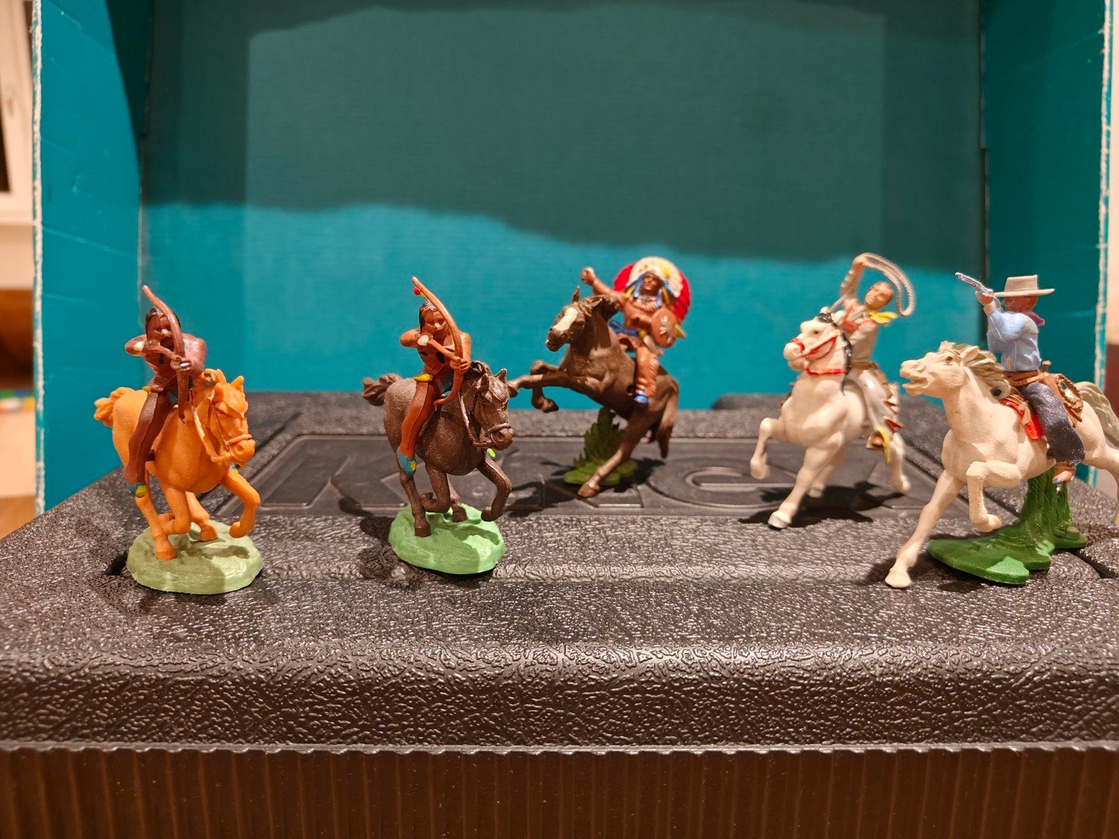 Britains Indianen en Cowboys te paard - 5 stuks, Verzamelen, Ophalen of Verzenden, Gebruikt