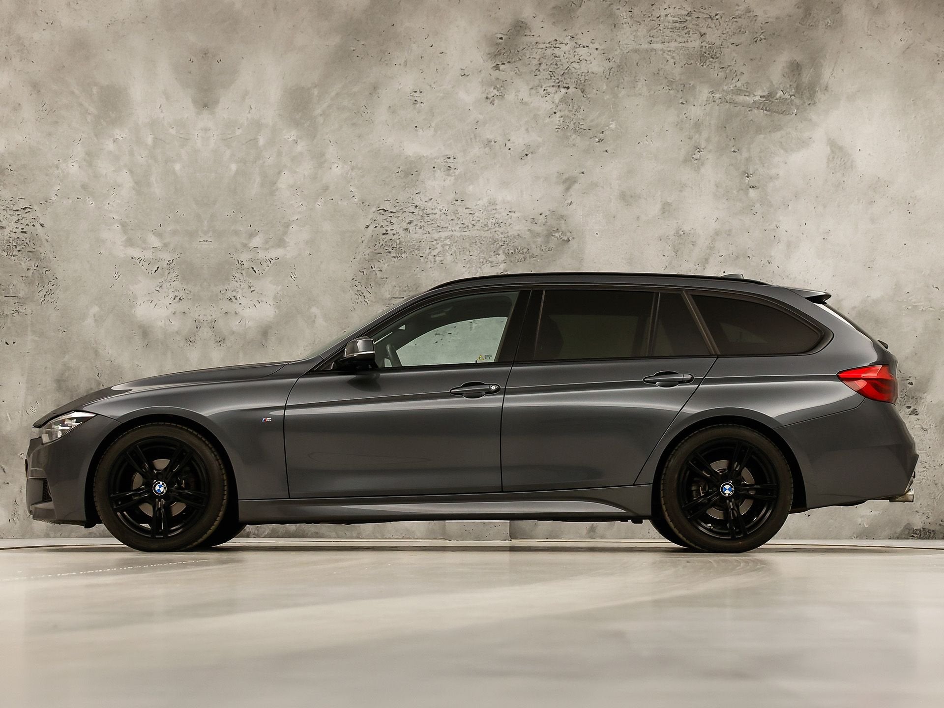 BMW 3 Serie 320i M Sport High Executive 184Pk Automaat (GROO, Auto's, Automaat, Achterwielaandrijving, 4 cilinders, 93 €/maand