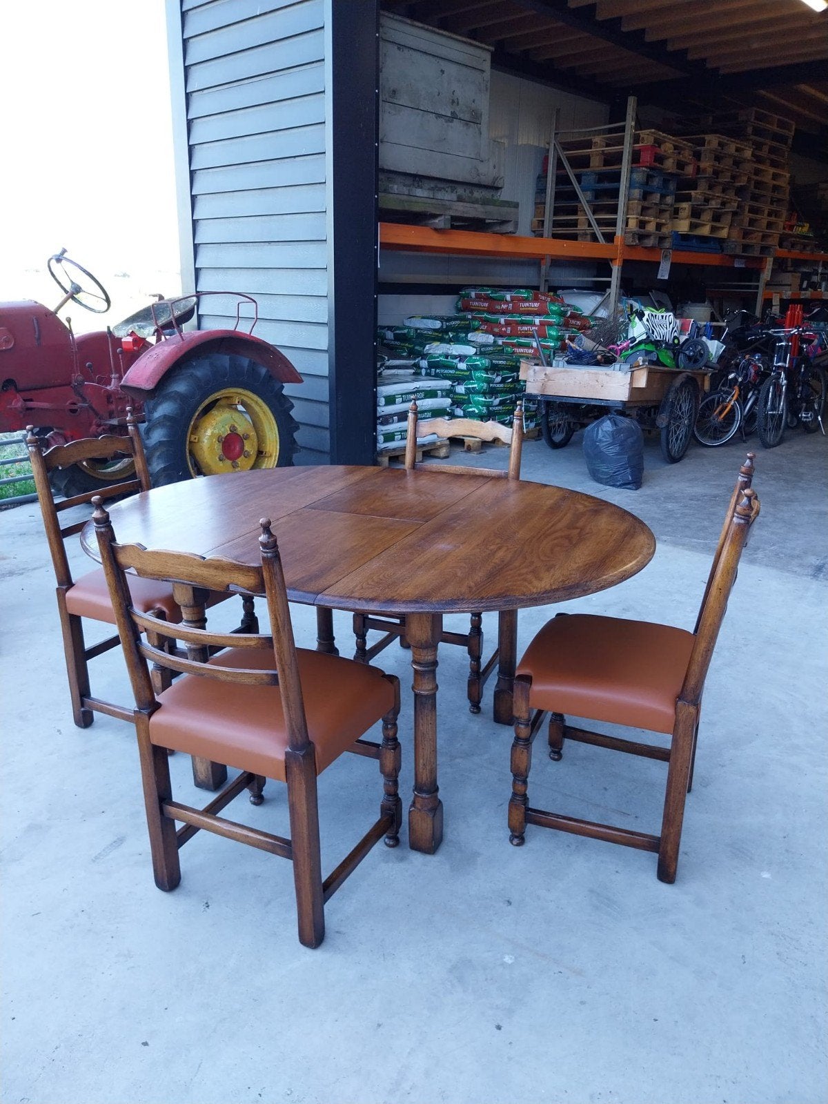 4 stoelen met uitschuifbare ronde tafel, Huis en Inrichting, Stoffering | Vloerbedekking, Ophalen, Gebruikt, 75 m² of meer, Laminaat