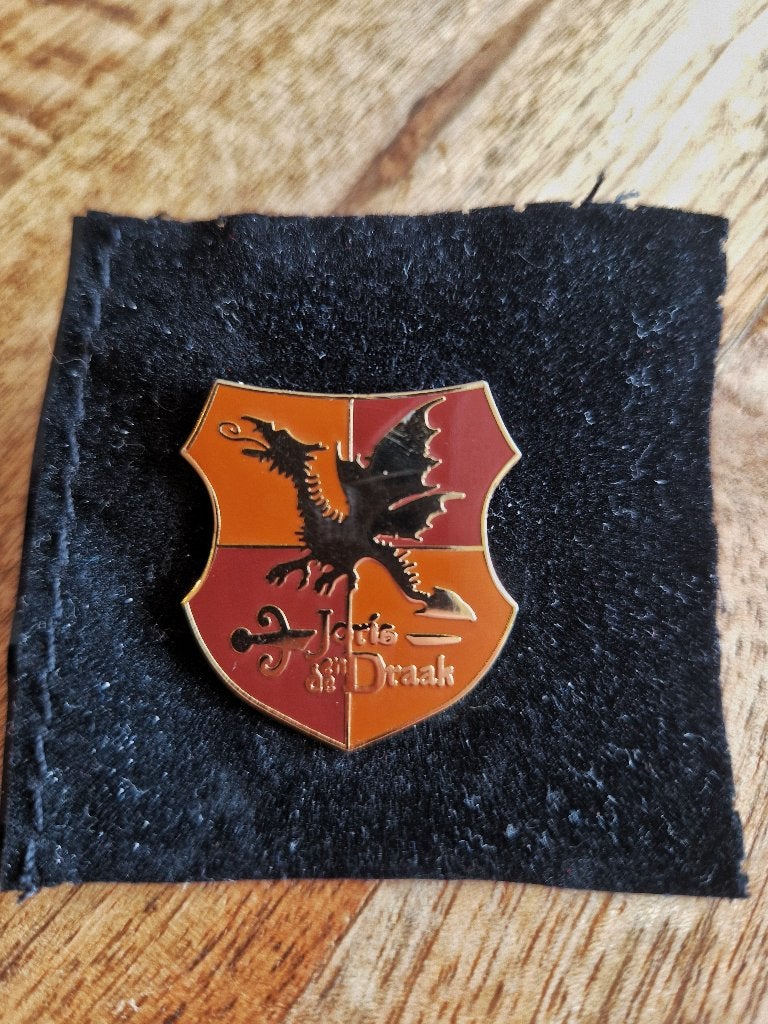 Efteling Joris en de Draak pin - EPP 173, Verzamelen, Speldjes, Pins en Buttons, Ophalen of Verzenden, Gebruikt, Overige onderwerpen