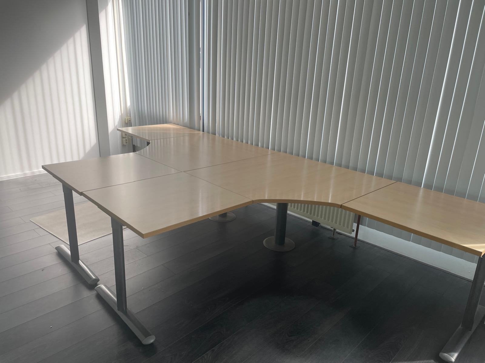 2 Grote Buro's en kasten.Kantoor of Thuiswerkplek, Ophalen, Opbergruimte, Gebruikt, Spaanplaat of MDF