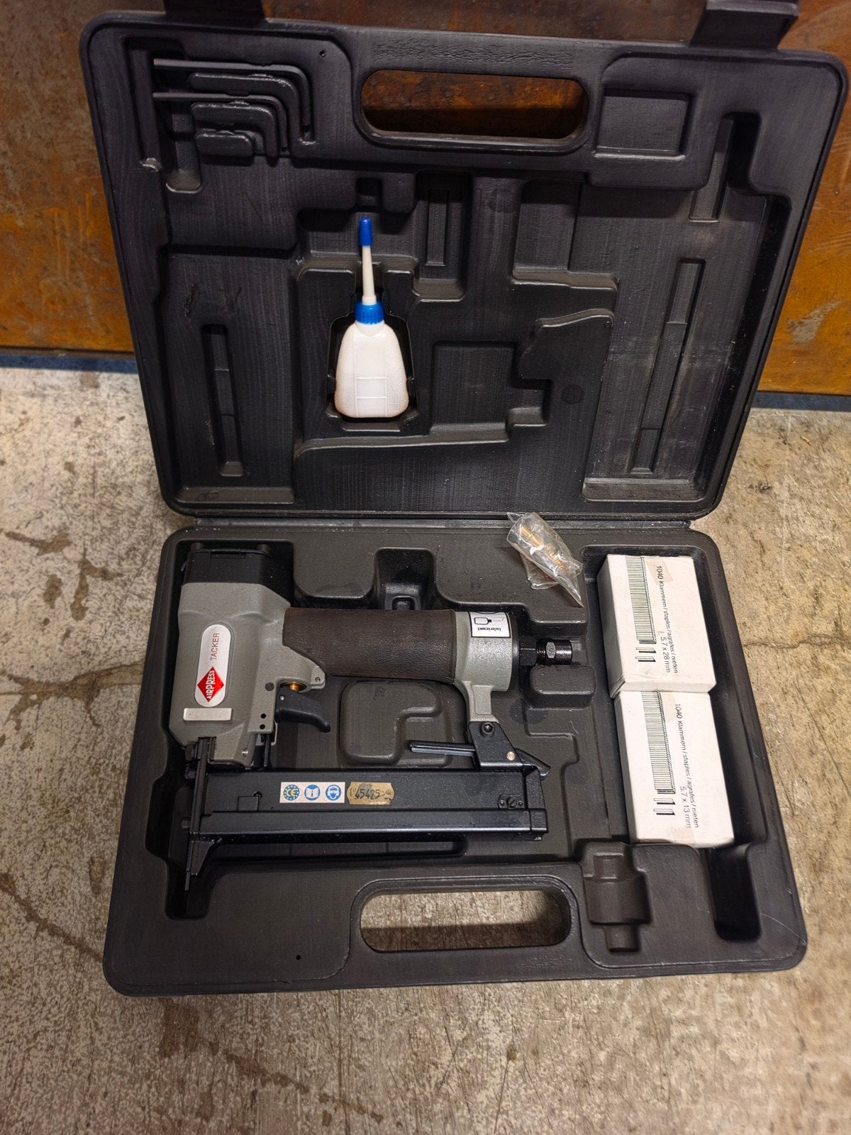 Airpress kramapparaat / kramtacker pneumatisch nieuw, ., Nieuw, Ophalen of Verzenden, Airpress