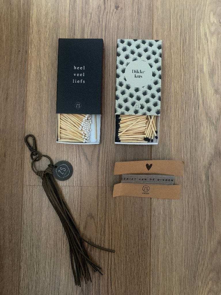 ZUSSS armbandje+luciferdoosjes+tashanger NIEUW, Ophalen of Verzenden, Nieuw, Zwart, Overige materialen