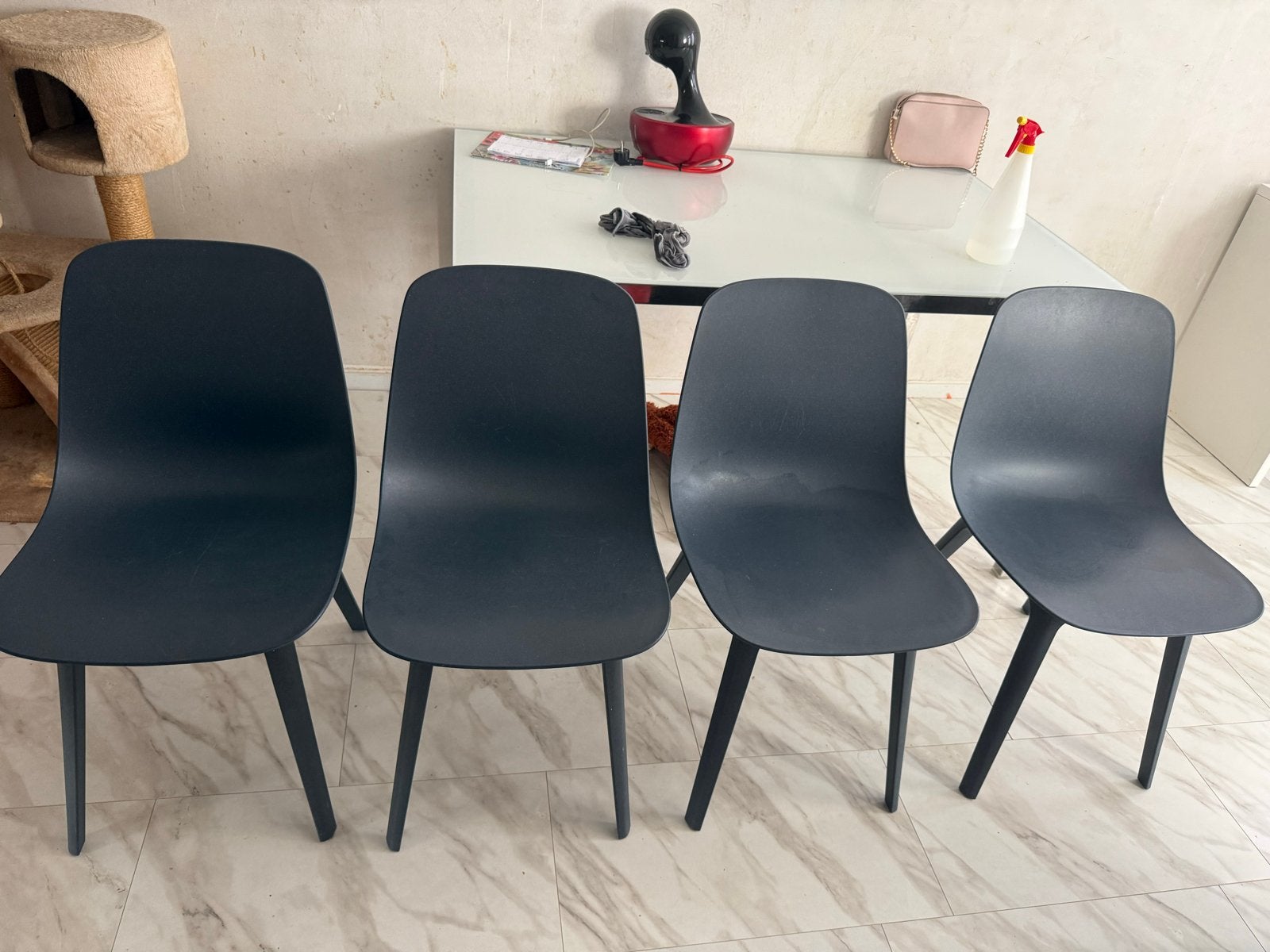 Set van 4 moderne  eetkamerstoelen ikea odger, Kunststof, Overige kleuren, Ophalen of Verzenden, Zo goed als nieuw