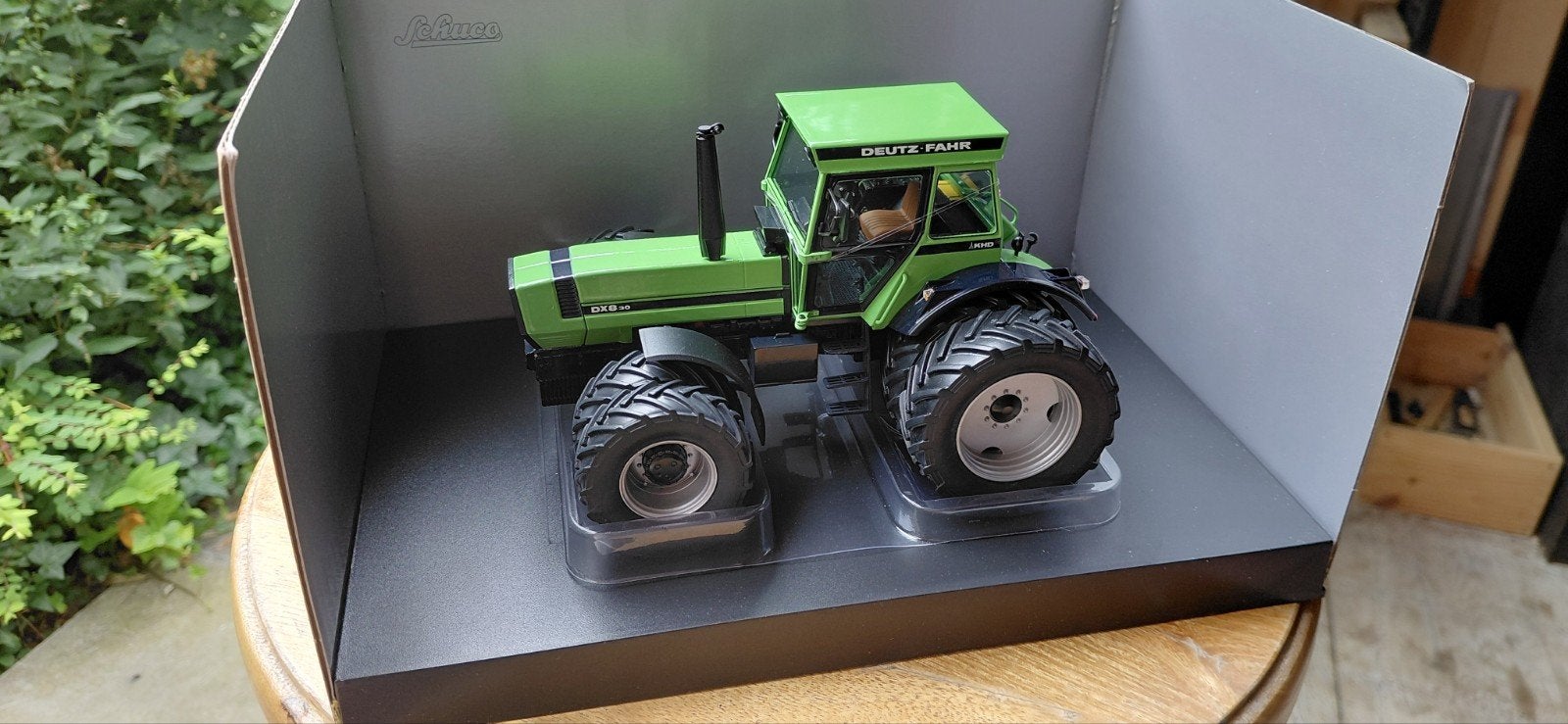 SCHUCO DEUTZ 8.30  dubbelle banden, Hobby en Vrije tijd, Ophalen of Verzenden, Tractor of Landbouw, Schuco